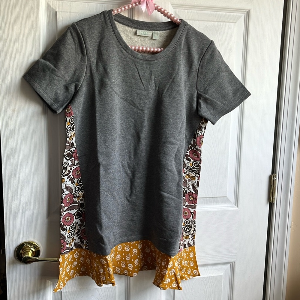 Logo by Lori Goldstein short sleeve sweatshirt ruffle top